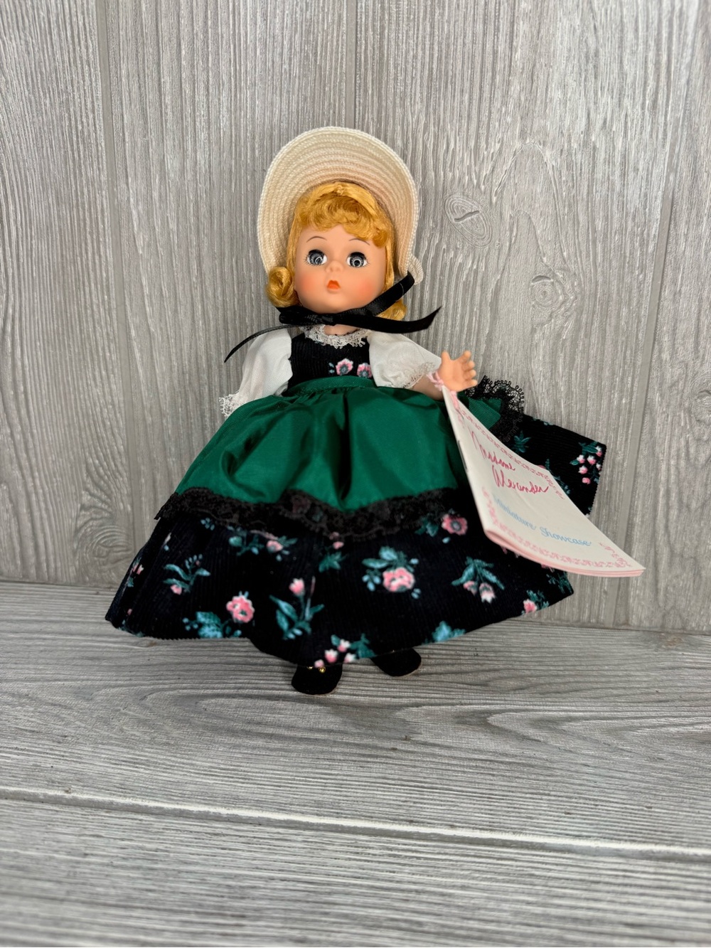 Vintage Madame Alexander International Doll Collection black forest Girl 512